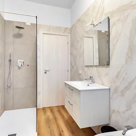 Alessia's Flat- Borgo Palazzo Apartment *