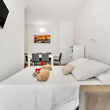 Apartment Alessia's Flat- Borgo Palazzo